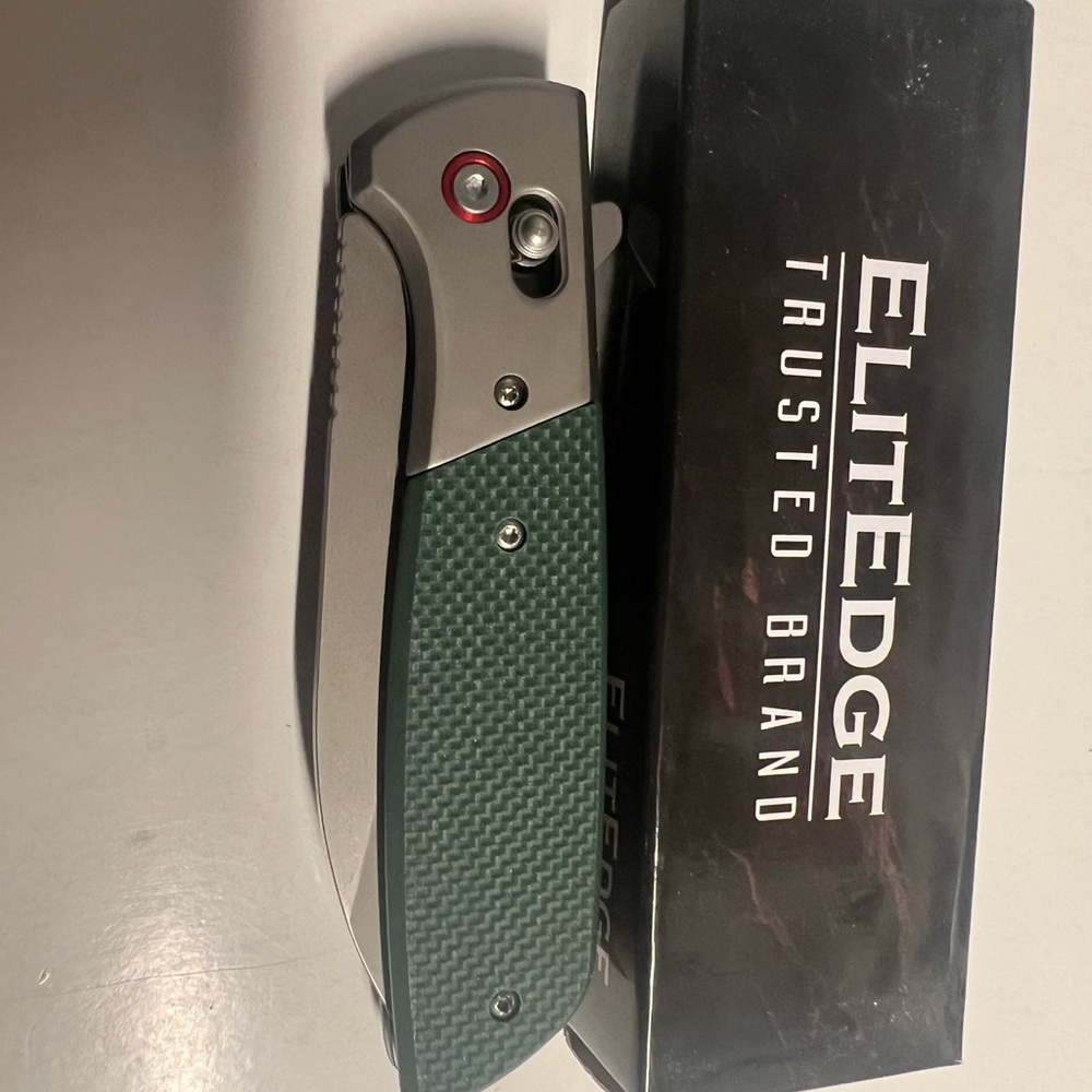 10-A107GN  Elitedge green G10 scales crossbar lock  knife